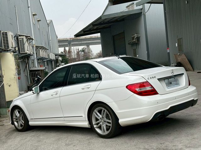 2013年C250 AMG/天窗/電動椅/安卓機/多功能快控/顯影  第4張相片