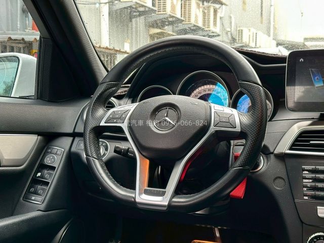 2013年C250 AMG/天窗/電動椅/安卓機/多功能快控/顯影  第6張相片