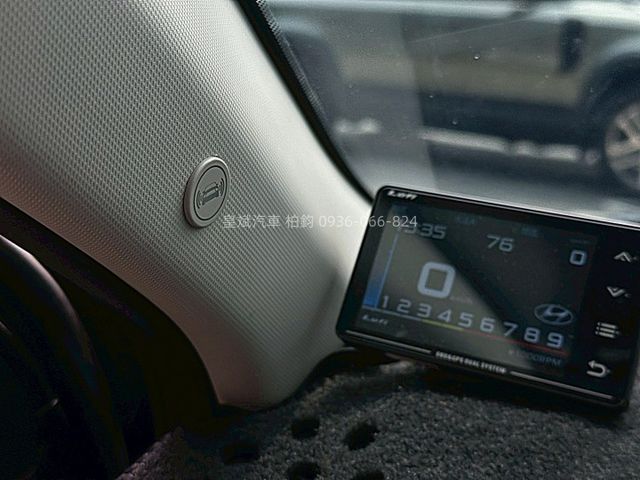 2024年Venue GLC/定速/IKEY/摸門/盲點/Carplay/360環景/車道偏移  第11張相片