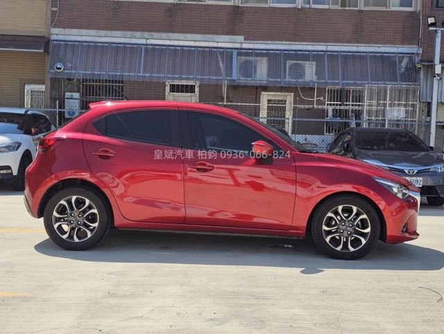2016年Mazda 2 頂級/IKEY/摸門/顯影/雷達/恆溫/LED燈  第3張相片