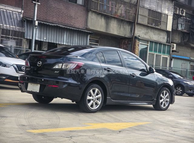 2010年Mazda 3 4D/頂級/天窗/恆溫/IKEY/摸門/快撥/HID燈  第5張相片