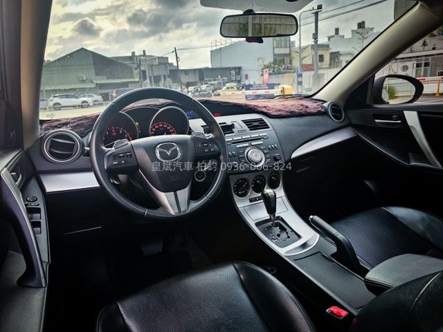 2010年Mazda 3 4D/頂級/天窗/恆溫/IKEY/摸門/快撥/HID燈  第9張相片