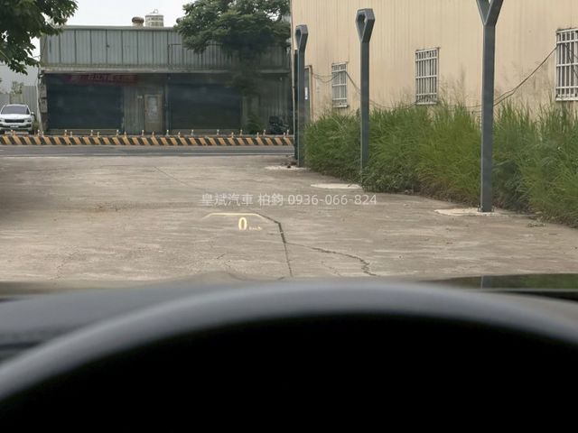 IKEY摸門/電動記憶座椅/冷熱通風椅/四區恆溫/360環景/Alcantara天蓬/全景天窗/HK音響/抬頭顯示/定速  第8張相片