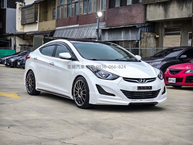 2015年Elantra 恆溫/藍牙/顯影/雷達/改輪圈/尾翼  第2張相片