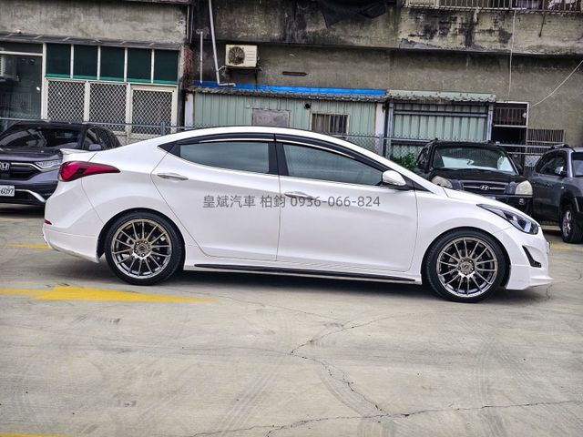 2015年Elantra 恆溫/藍牙/顯影/雷達/改輪圈/尾翼  第5張相片