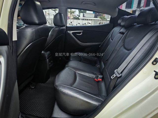 2015年Elantra 恆溫/藍牙/顯影/雷達/改輪圈/尾翼  第9張相片