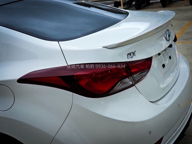 2015年Elantra 恆溫/藍牙/顯影/雷達/改輪圈/尾翼  第12張相片
