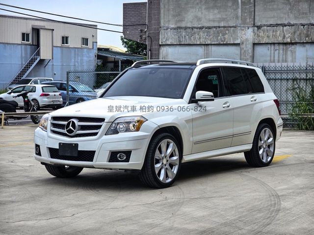 2011年GLK350 全景天窗/摸門/電動椅/電尾門  第1張相片