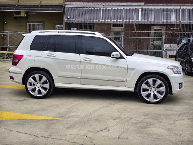 2011年GLK350 全景天窗/摸門/電動椅/電尾門  第3張相片