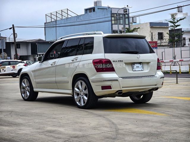2011年GLK350 全景天窗/摸門/電動椅/電尾門  第5張相片