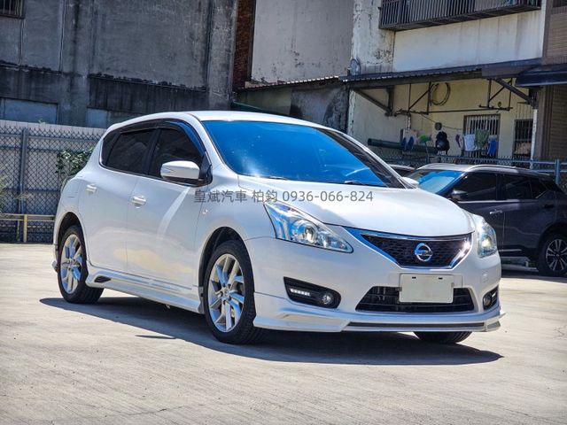 2015年Tiida TURBO/HID燈/恆溫/顯影/雷達/IKEY/摸門/渦輪表  第2張相片