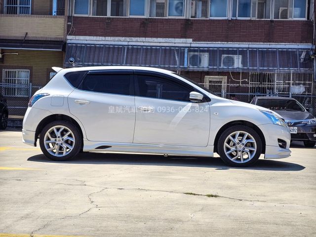 2015年Tiida TURBO/HID燈/恆溫/顯影/雷達/IKEY/摸門/渦輪表  第3張相片