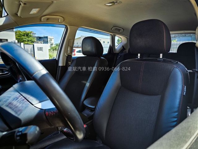 2015年Tiida TURBO/HID燈/恆溫/顯影/雷達/IKEY/摸門/渦輪表  第7張相片