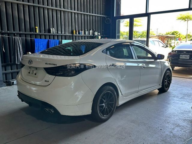 2012年Elantra 免KEY/安卓機/多功能方向盤/循跡防滑/導航/倒車顯影  第3張相片