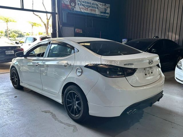 2012年Elantra 免KEY/安卓機/多功能方向盤/循跡防滑/導航/倒車顯影  第4張相片