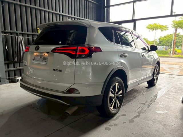 2017年RAV4 ACC跟車/車偏警示/LED頭燈/電動座椅/倒車顯影/恆溫空調/CarPlay/摸門解鎖/IKEY  第3張相片
