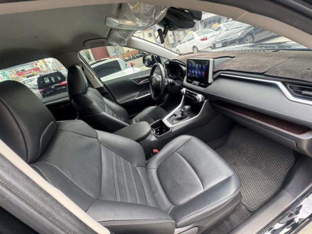 TOYOTA豐田 RAV4  第8張相片