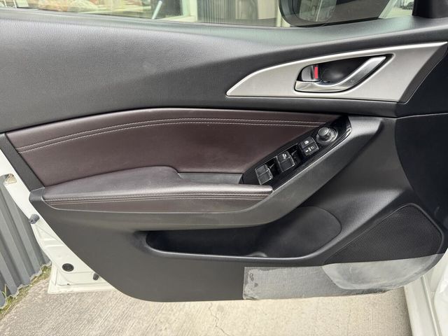 MAZDA馬自達 MAZDA 3  第15張相片