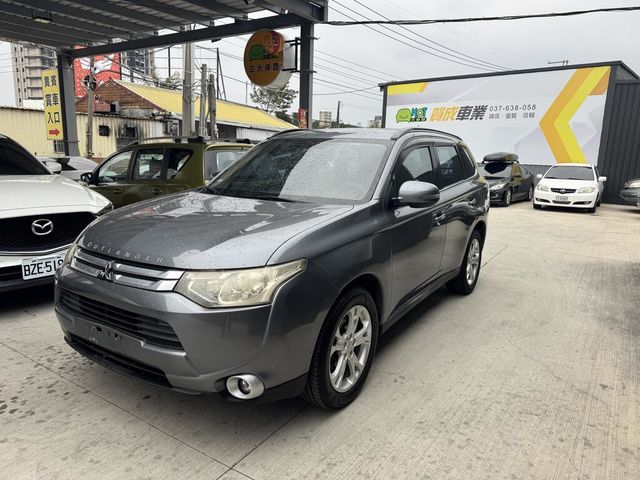 MITSUBISHI三菱 OUTLANDER  第1張相片