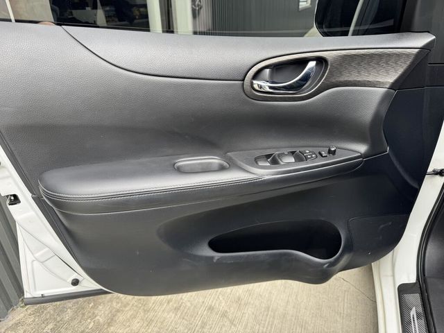 NISSAN日產 TIIDA  第14張相片