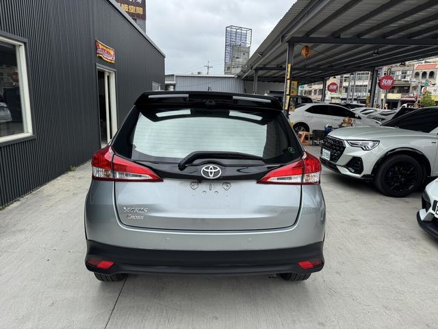 TOYOTA豐田 YARIS CROSSOVER  第6張相片