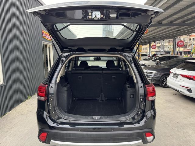 MITSUBISHI三菱 OUTLANDER  第7張相片