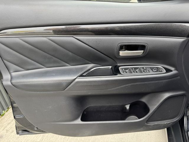 MITSUBISHI三菱 OUTLANDER  第14張相片