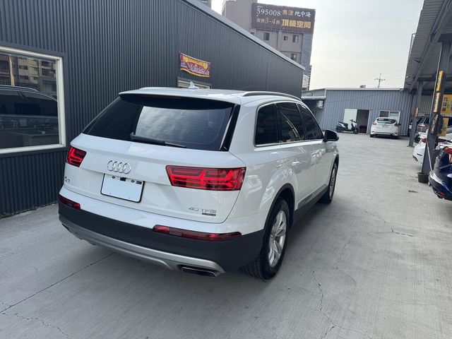 AUDI奧迪 Q7  第2張相片