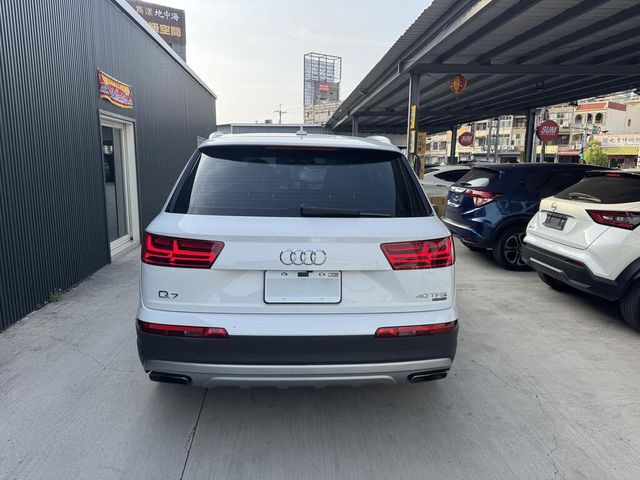 AUDI奧迪 Q7  第6張相片