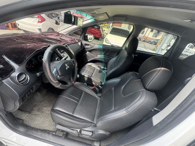 MITSUBISHI三菱 COLT PLUS  第8張相片