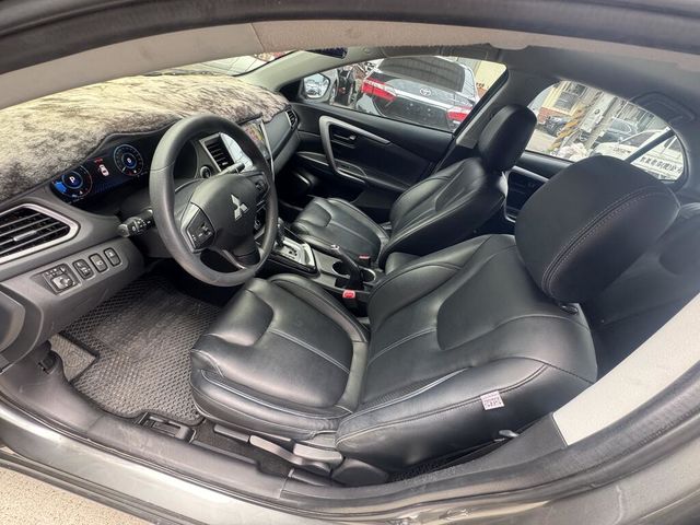 MITSUBISHI三菱 GRAND LANCER  第7張相片