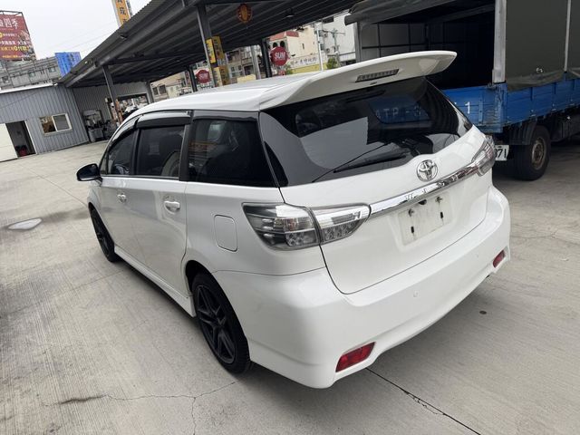 TOYOTA豐田 WISH  第4張相片