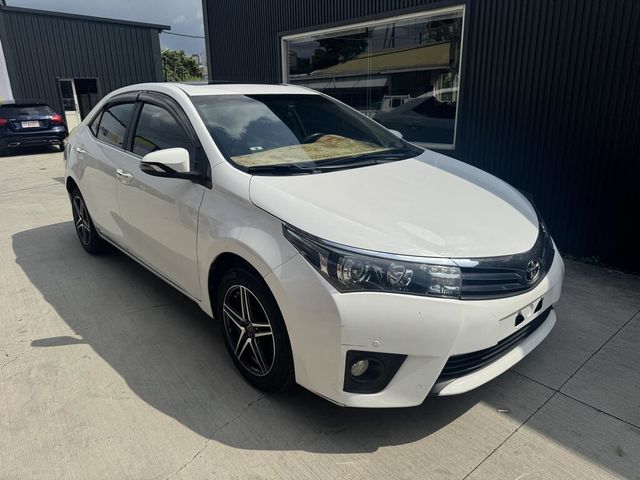 TOYOTA豐田 ALTIS  第3張相片