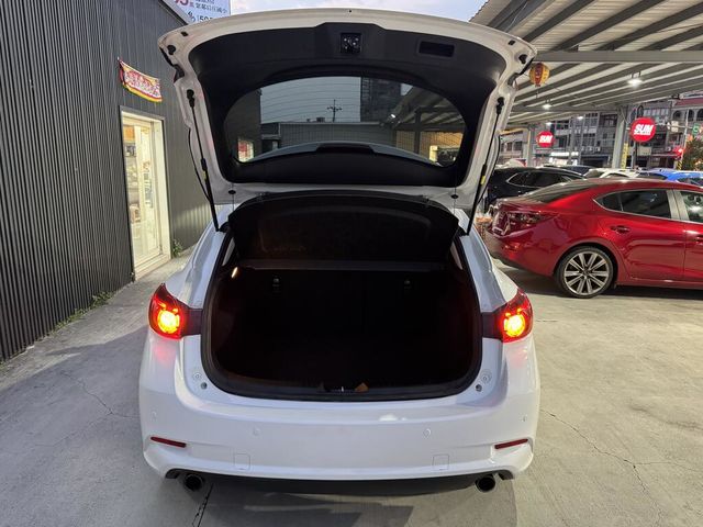 MAZDA馬自達 MAZDA 3  第7張相片