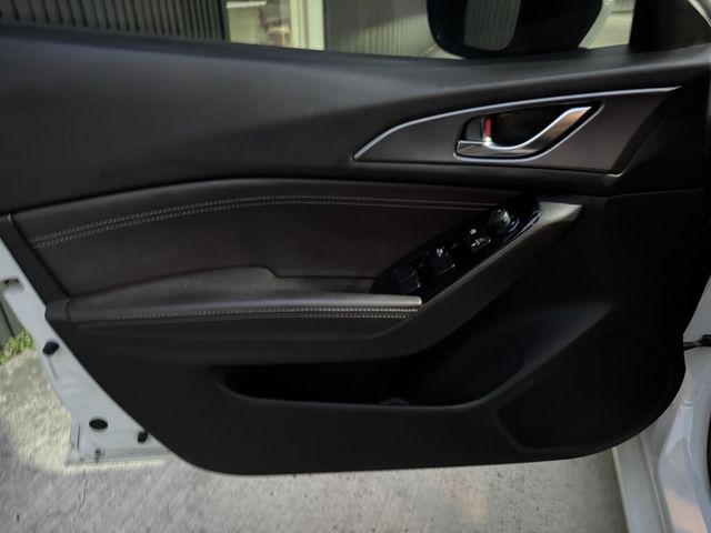 MAZDA馬自達 MAZDA 3  第15張相片