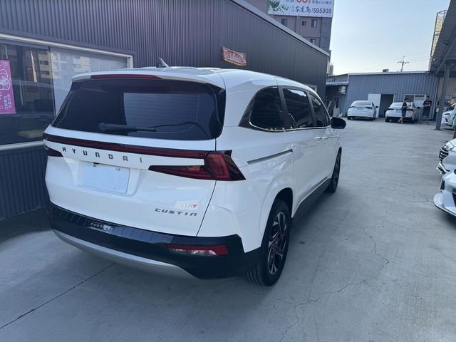 HYUNDAI現代 CUSTIN  第2張相片