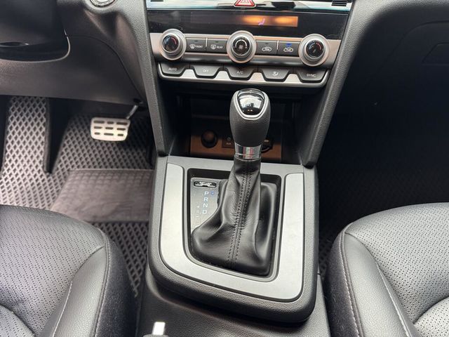 HYUNDAI現代 ELANTRA  第12張相片