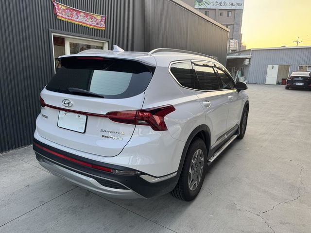 HYUNDAI現代 SANTA FE  第2張相片