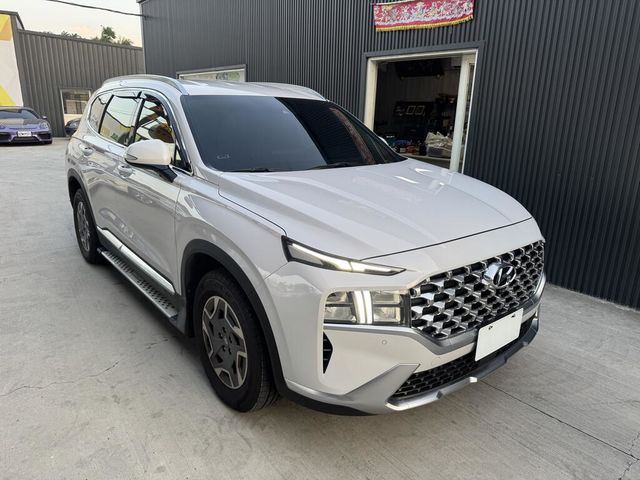 HYUNDAI現代 SANTA FE  第3張相片