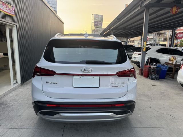 HYUNDAI現代 SANTA FE  第6張相片