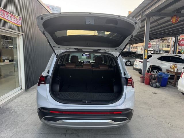 HYUNDAI現代 SANTA FE  第7張相片