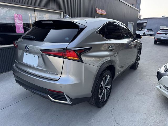 LEXUS凌志 NX300H  第2張相片