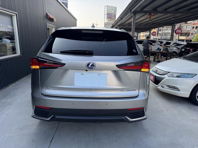 LEXUS凌志 NX300H  第6張相片