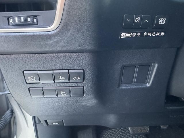 LEXUS凌志 NX300H  第14張相片
