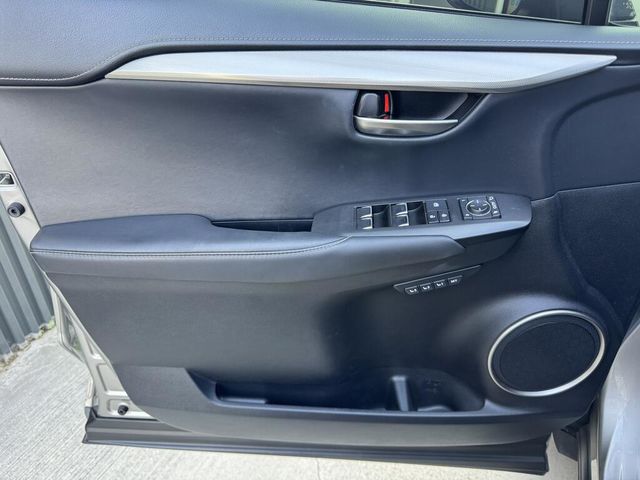 LEXUS凌志 NX300H  第15張相片