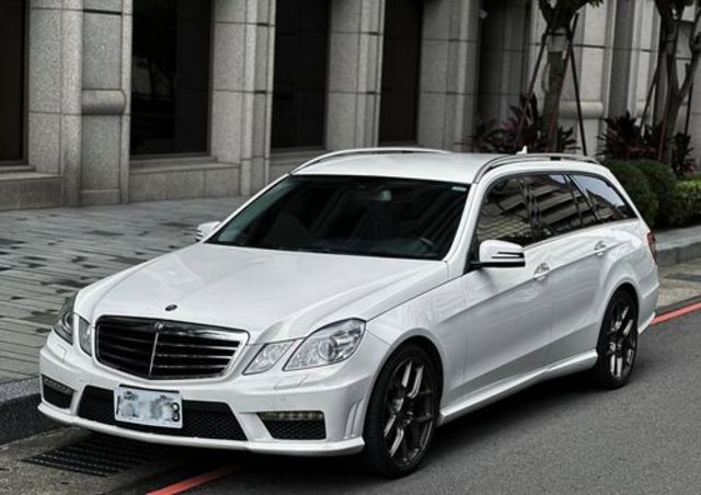 M-BENZ賓士 E300  第1張相片