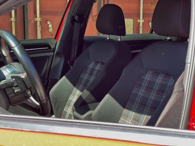 VOLKSWAGEN福斯 GOLF GTI  第6張相片