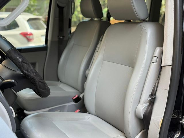 VOLKSWAGEN福斯 T5 CARAVELLE  第3張相片