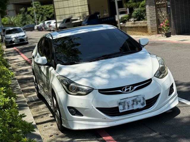 HYUNDAI現代 ELANTRA  第3張相片
