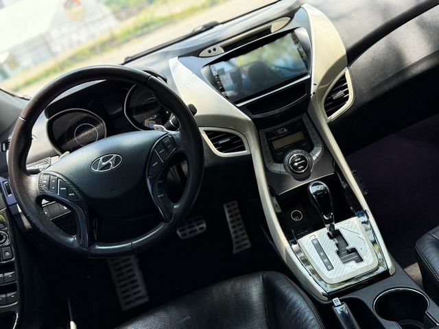 HYUNDAI現代 ELANTRA  第6張相片